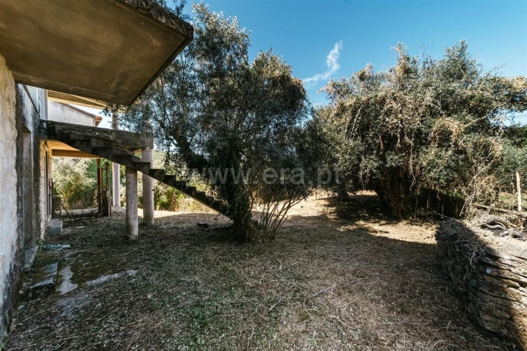 Moradia T4 para Venda em Casegas e Ourondo Foto 3