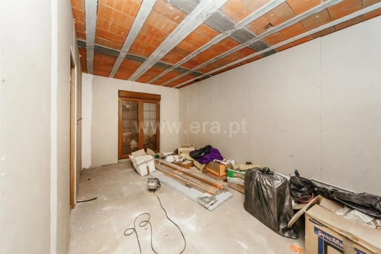 Moradia T4 para Venda em Casegas e Ourondo Foto 12