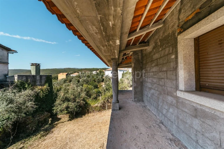 Moradia T4 para Venda em Casegas e Ourondo Foto 16