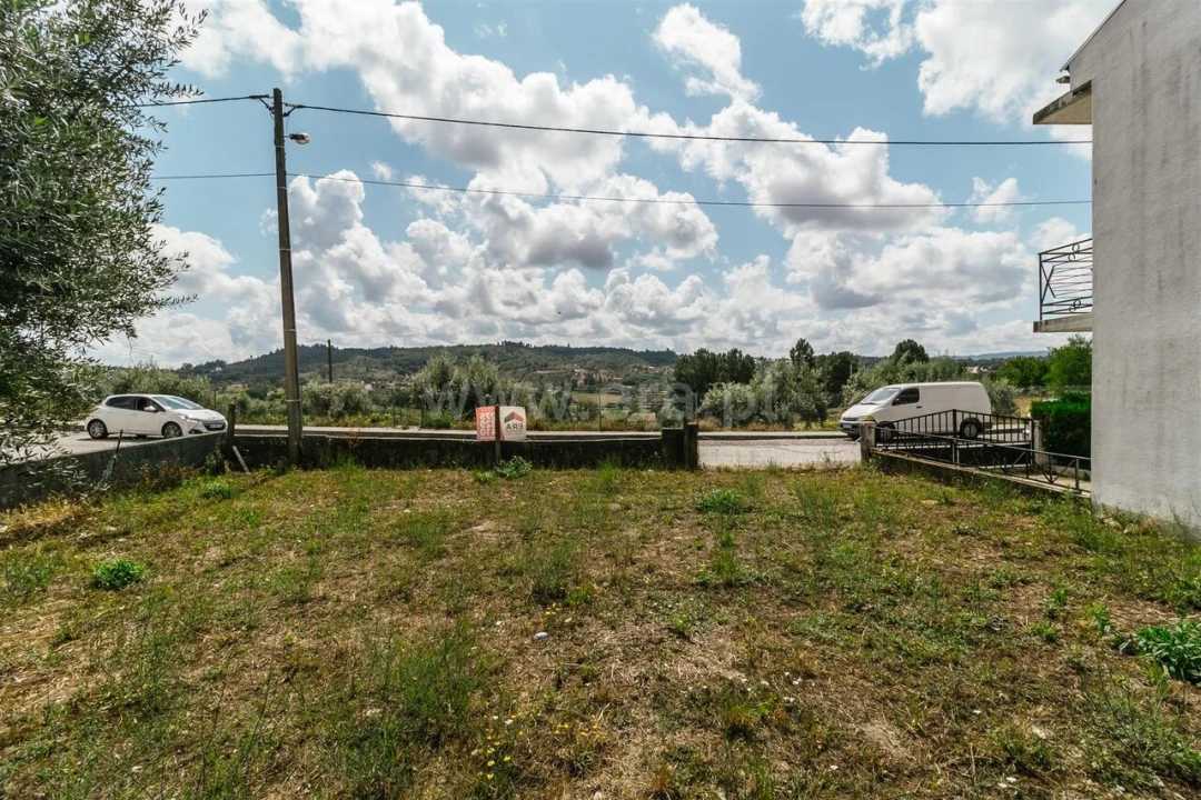 Terreno para Venda em Teixoso e Sarzedo Foto 10