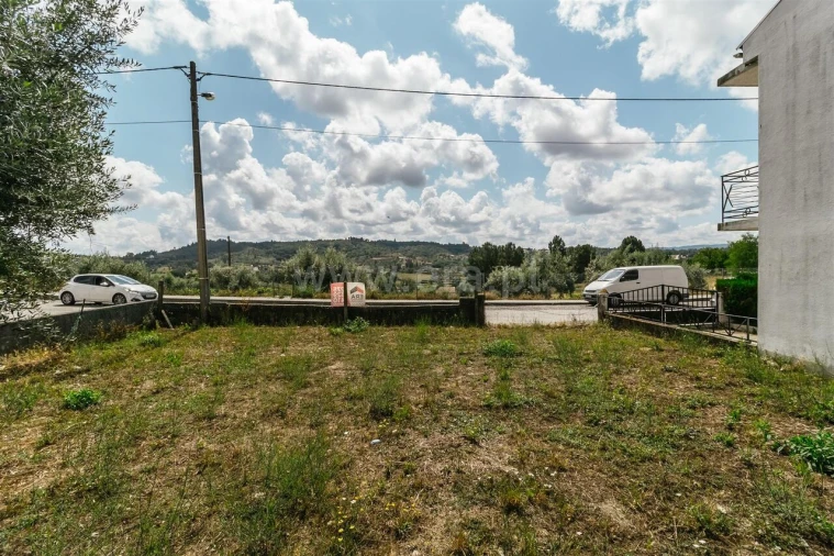 Terreno para Venda em Teixoso e Sarzedo Foto 10