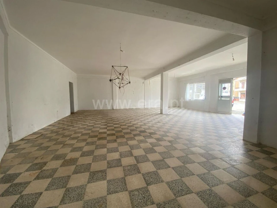 Loja para Arrendamento em Fundão, Valverde, Donas, A. Joanes, A. Nova Cabo Foto 1