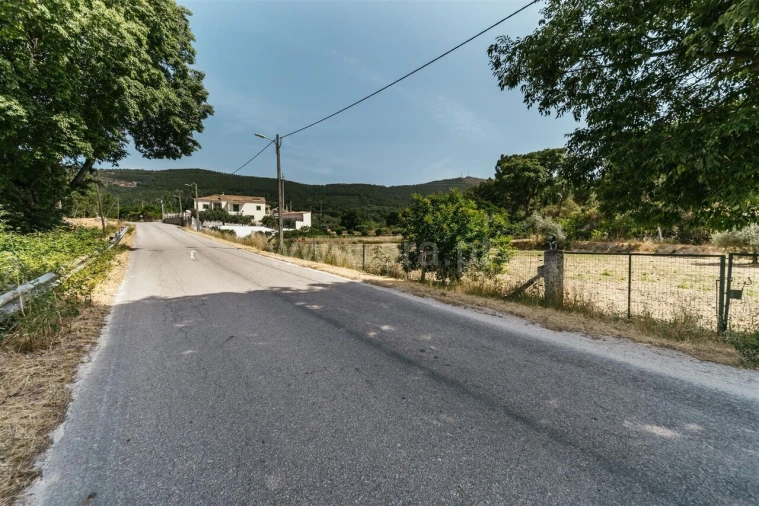 Terreno para Venda em Vale de Prazeres e Mata da Rainha Foto 13