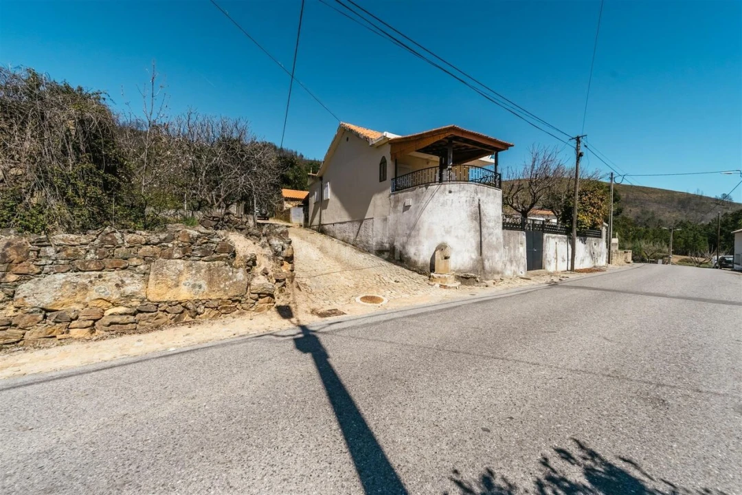 Moradia T2 para Venda em Vale de Prazeres e Mata da Rainha Foto 2