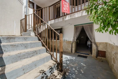 Moradia T2 para Venda em Vale de Prazeres e Mata da Rainha