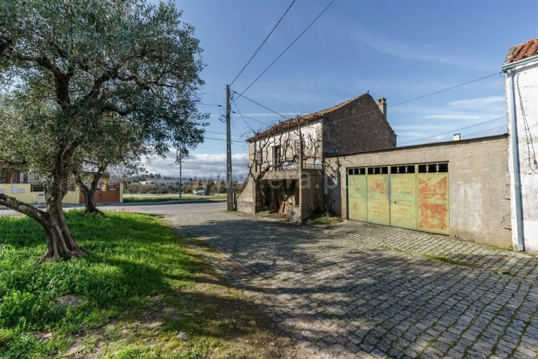 Moradia T1 para Venda em Fundão, Valverde, Donas, A. Joanes, A. Nova Cabo