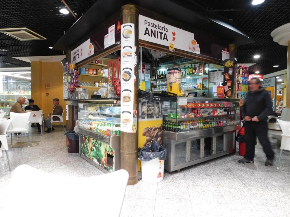 Loja para Venda em Fundão, Valverde, Donas, A. Joanes, A. Nova Cabo Foto 1