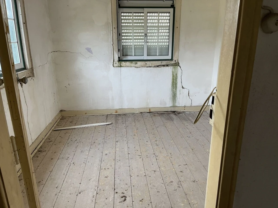 Moradia T4 para Venda em Colmeias e Memória Foto 6