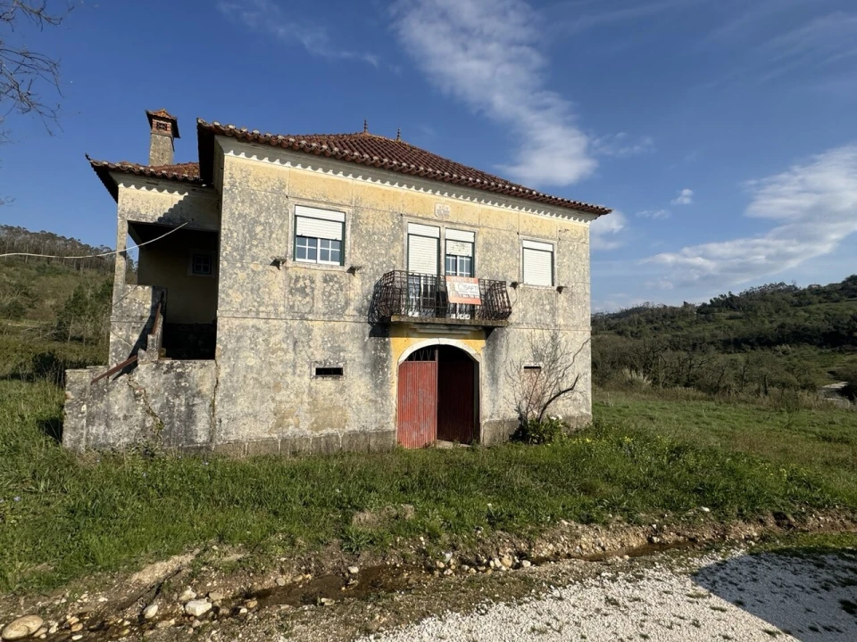 Moradia T4 para Venda em Colmeias e Memória Foto 1