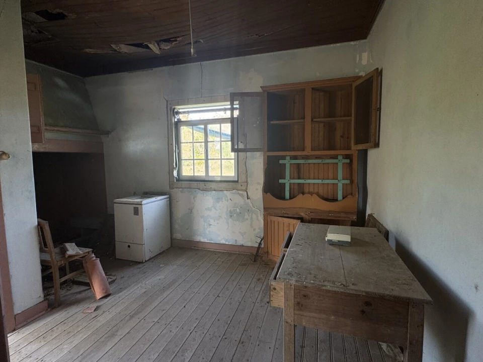 Moradia T4 para Venda em Colmeias e Memória Foto 4