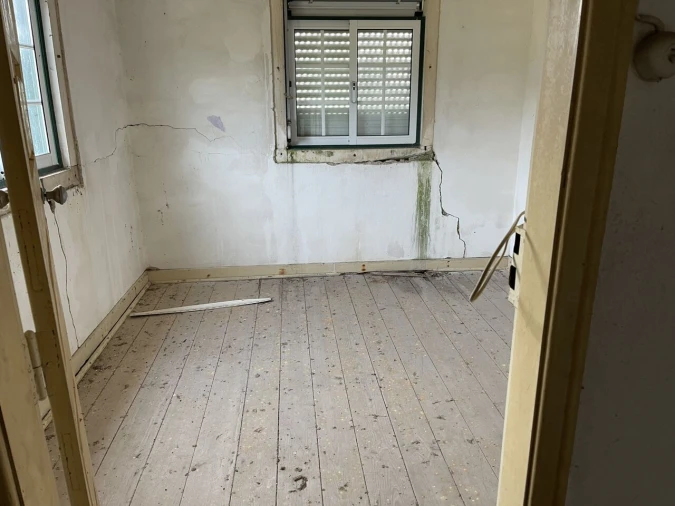 Moradia T4 para Venda em Colmeias e Memória Foto 6