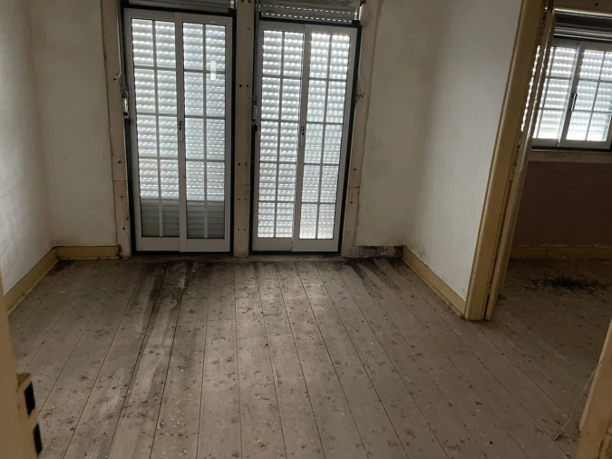 Moradia T4 para Venda em Colmeias e Memória Foto 9