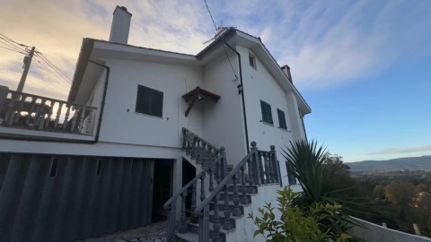 Moradia T3 para Venda em Vila e Roussas