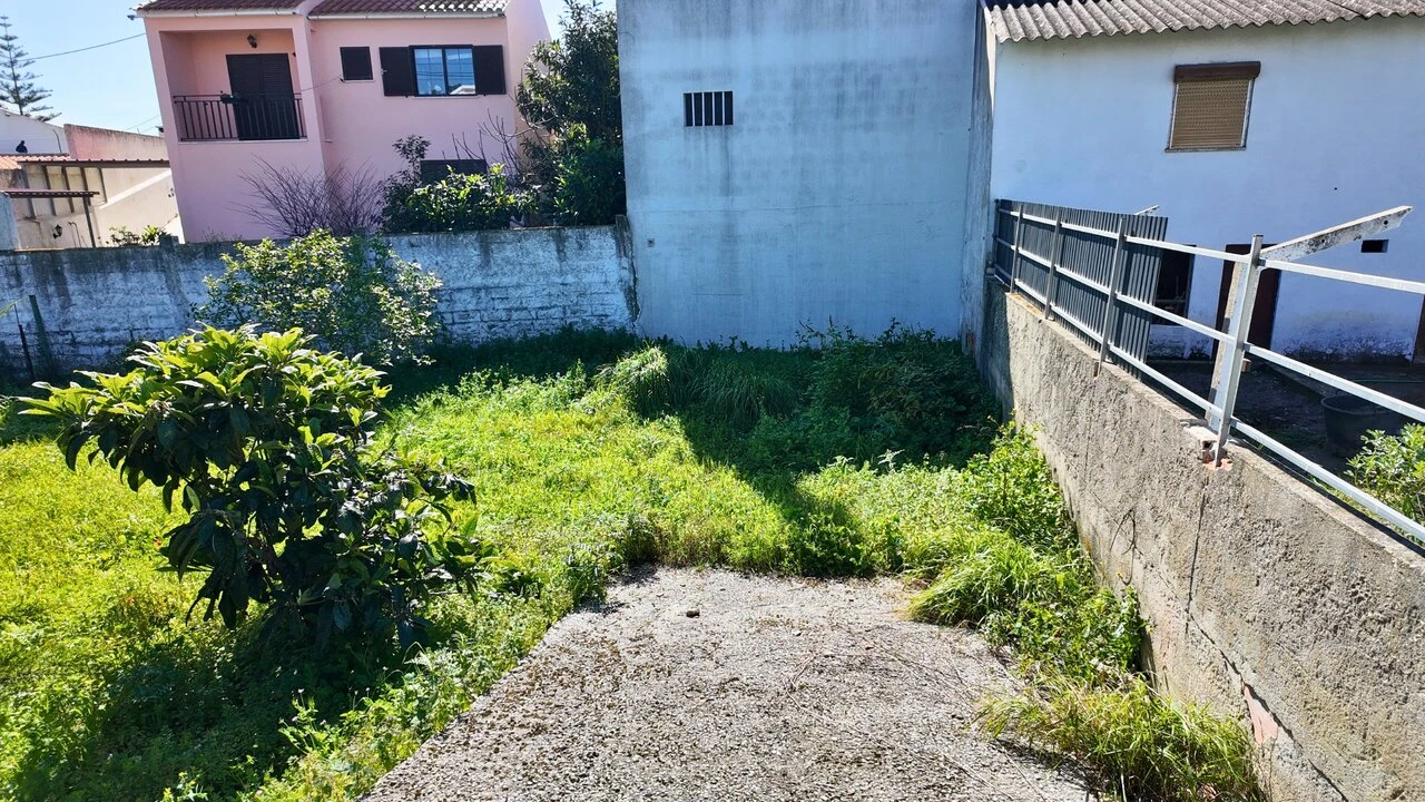 Terreno para Venda em Charneca de Caparica e Sobreda Foto 2