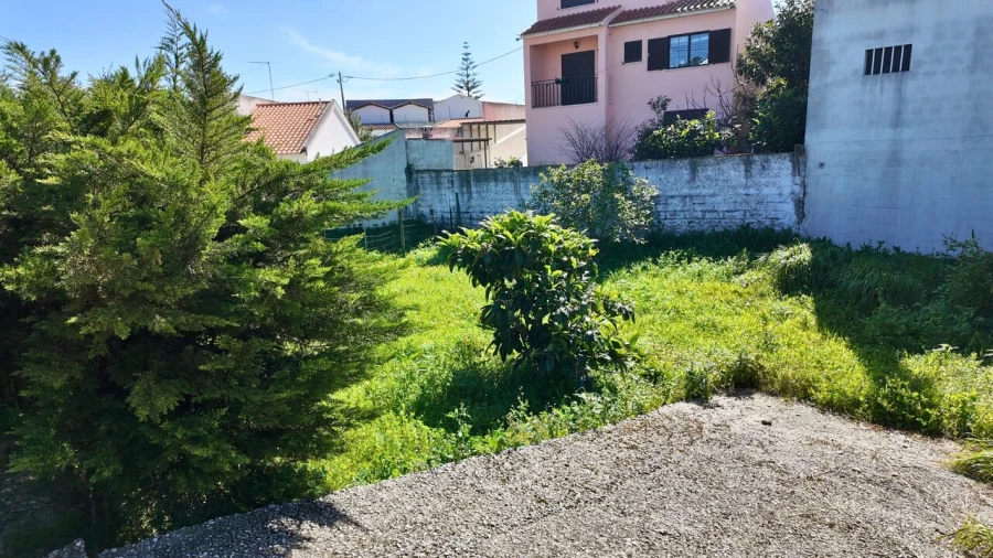 Terreno para Venda em Charneca de Caparica e Sobreda