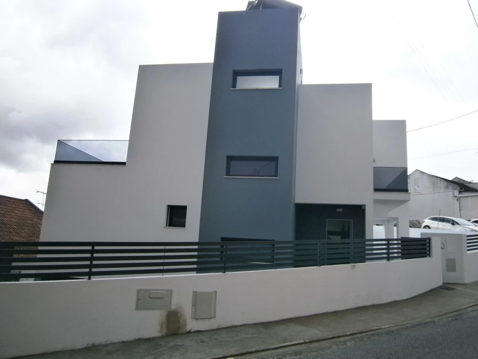 Moradia T4 para Venda em Alverca do Ribatejo e Sobralinho Foto 1