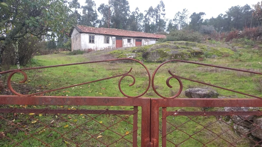 Moradia T2 para Venda em Troporiz e Lapela Foto 1