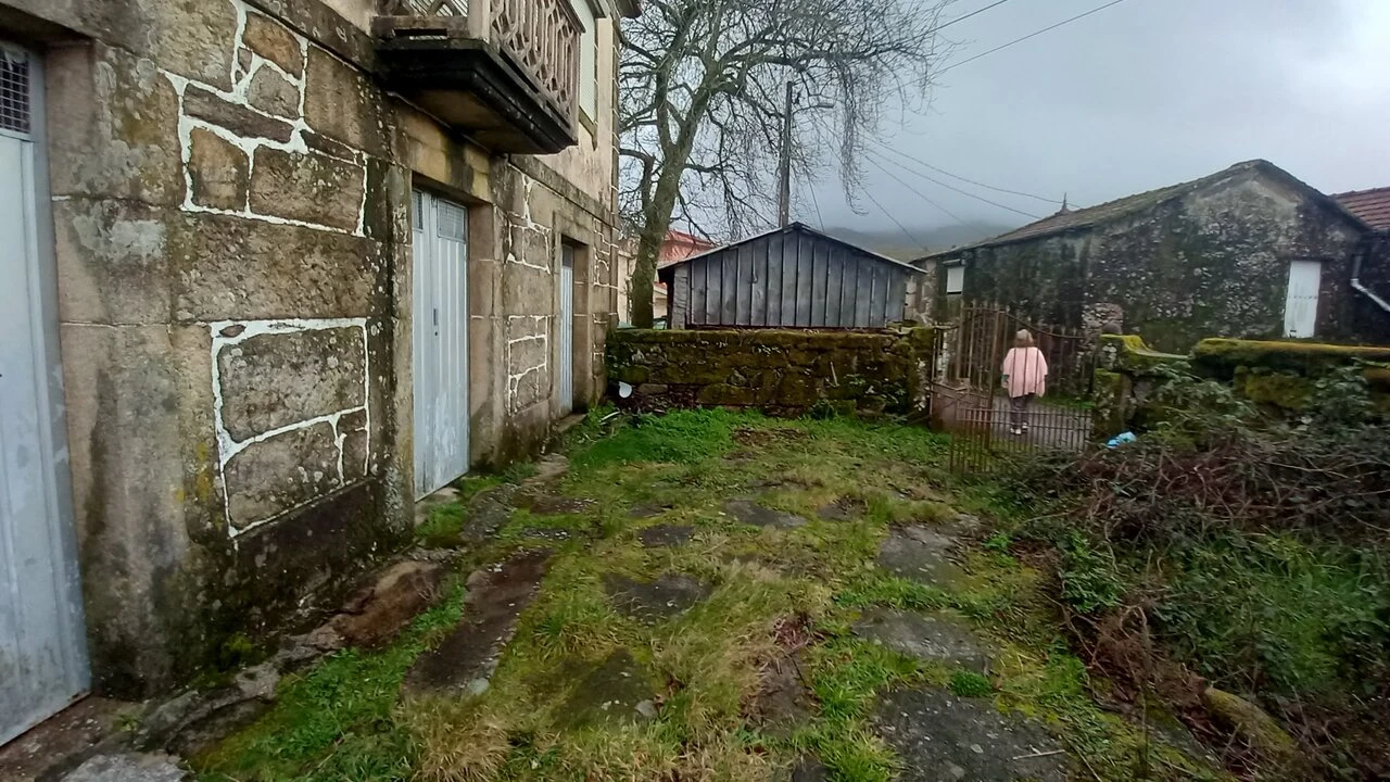 Moradia T2 para Venda em Anhões e Luzio Foto 18