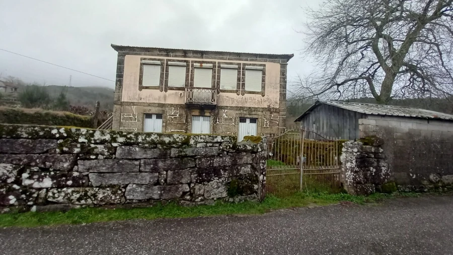 Moradia T2 para Venda em Anhões e Luzio