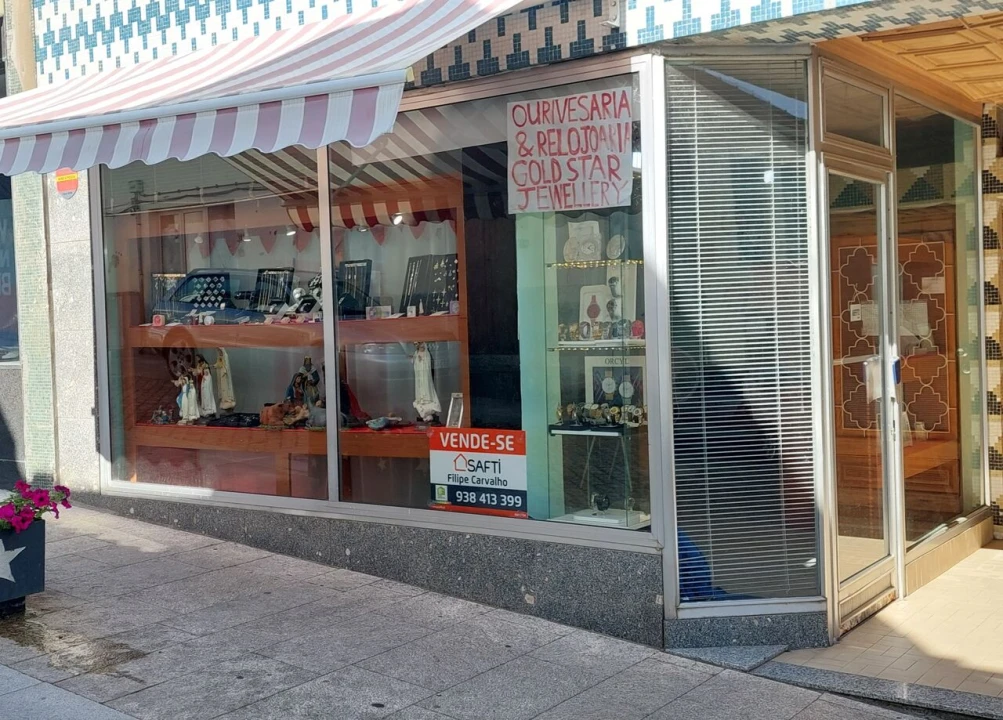 Loja para Venda em Vila e Roussas Foto 1