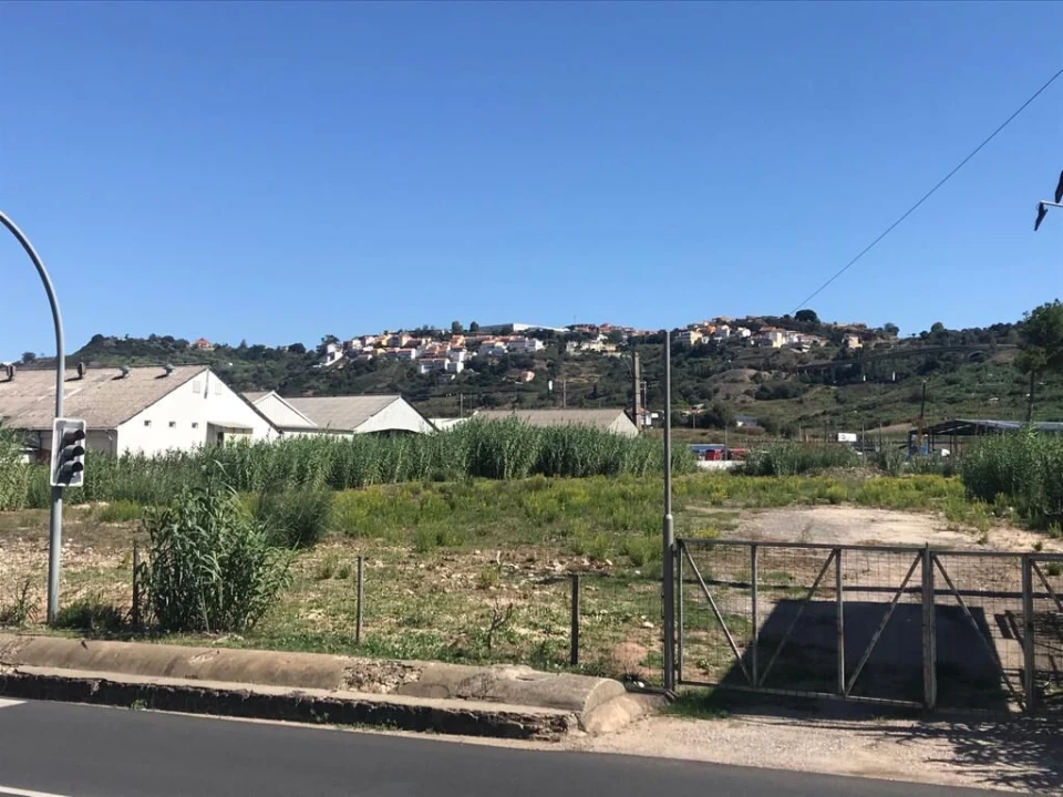 Terreno para Venda em Póvoa de Santo Adrião e Olival Basto Foto 3