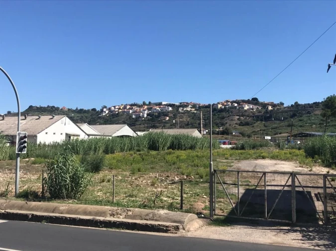 Terreno para Venda em Póvoa de Santo Adrião e Olival Basto Foto 3