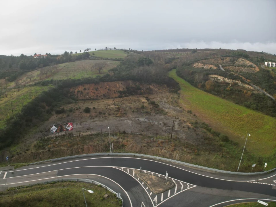 Terreno para Venda em Podence e Santa Combinha Foto 3