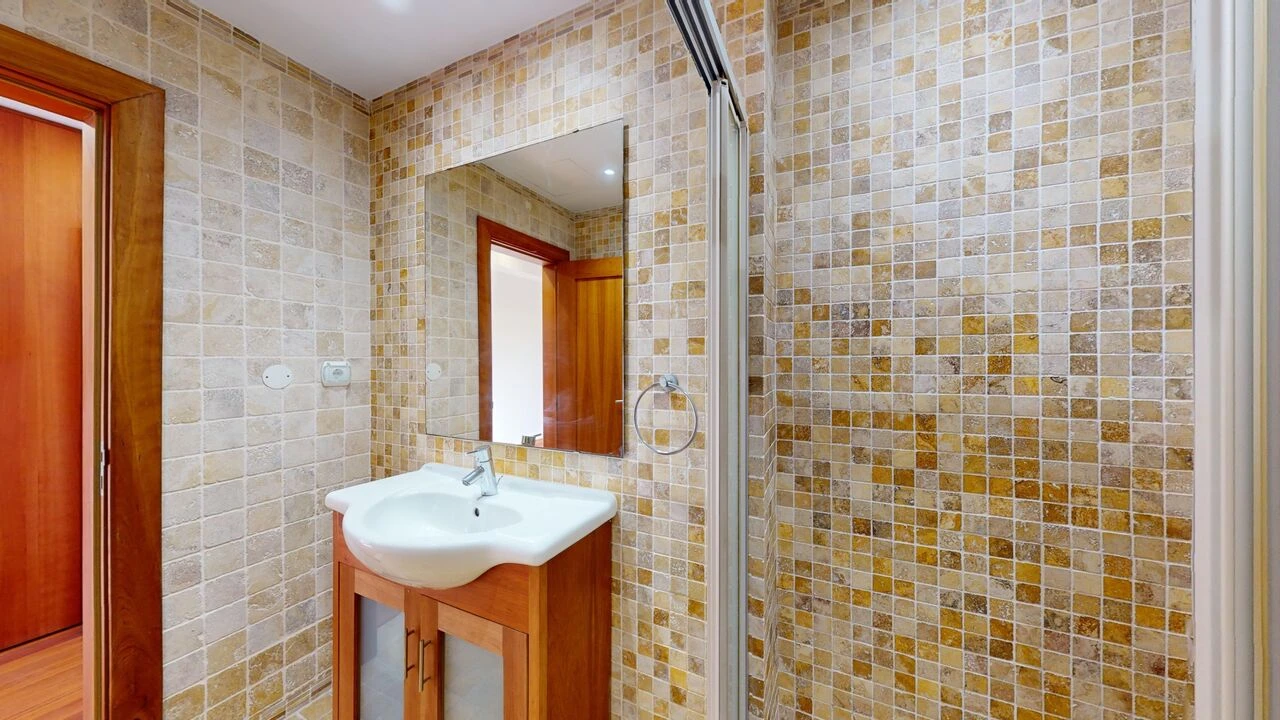 Apartamento T3 para Venda em Estômbar e Parchal Foto 14