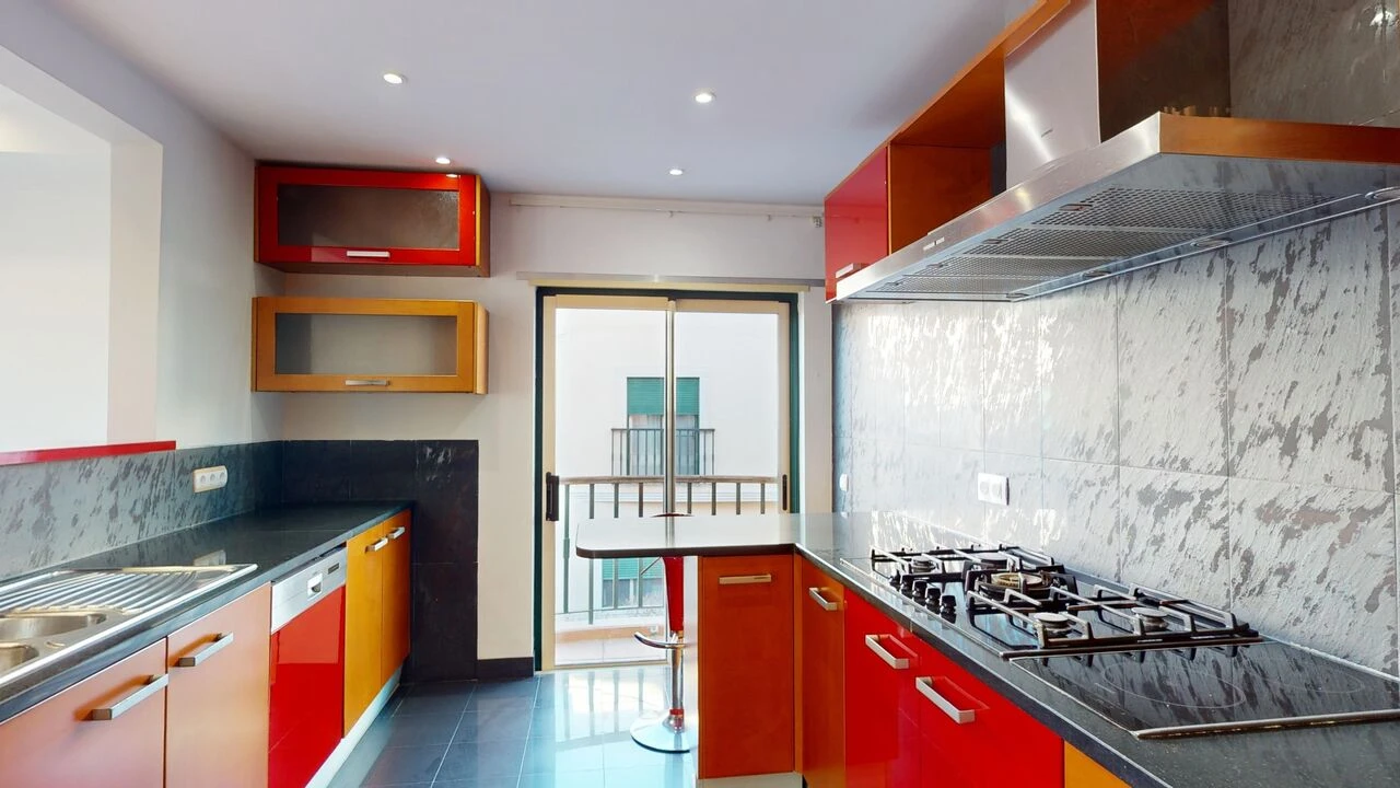 Apartamento T3 para Venda em Estômbar e Parchal Foto 28