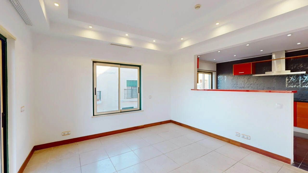 Apartamento T3 para Venda em Estômbar e Parchal Foto 32