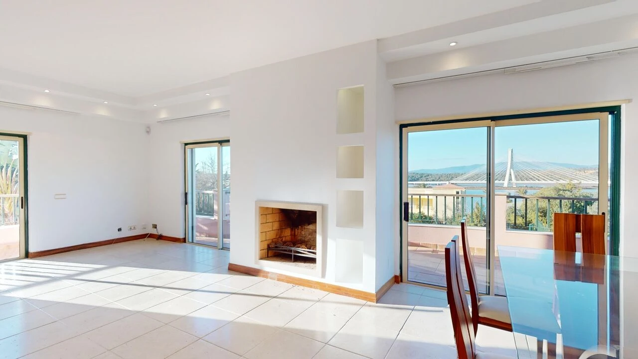 Apartamento T3 para Venda em Estômbar e Parchal Foto 34