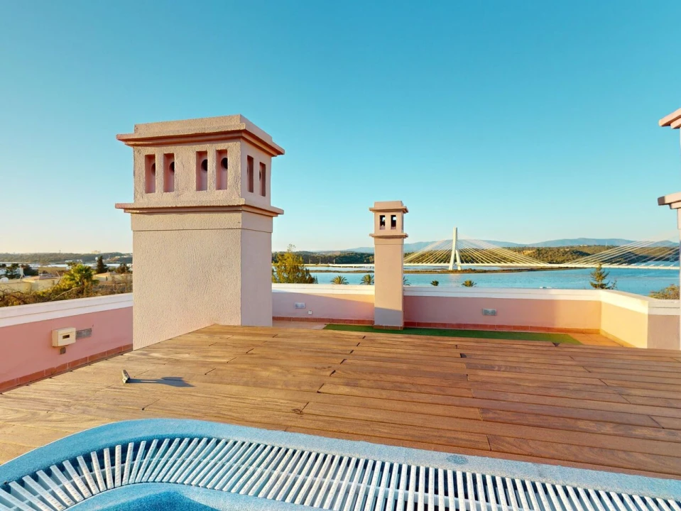 Apartamento T3 para Venda em Estômbar e Parchal Foto 3