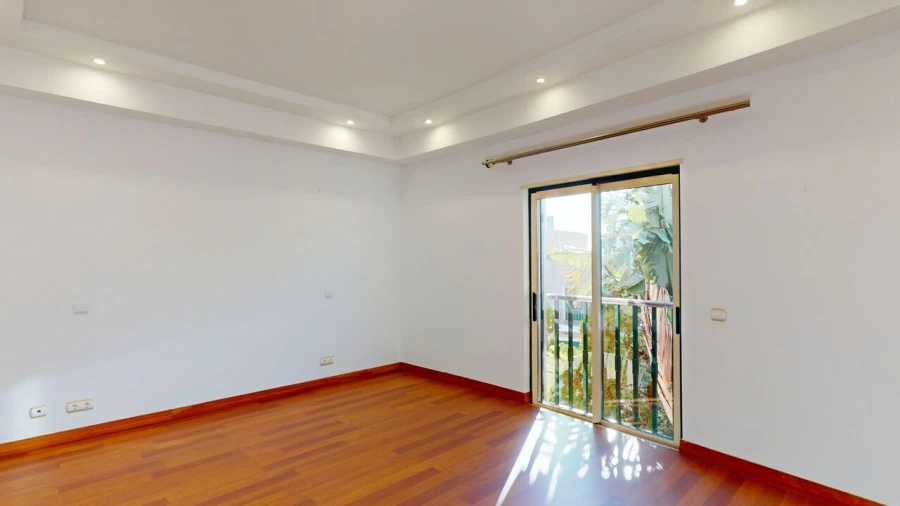 Apartamento T3 para Venda em Estômbar e Parchal Foto 11