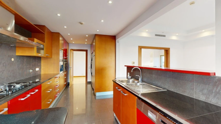 Apartamento T3 para Venda em Estômbar e Parchal Foto 30