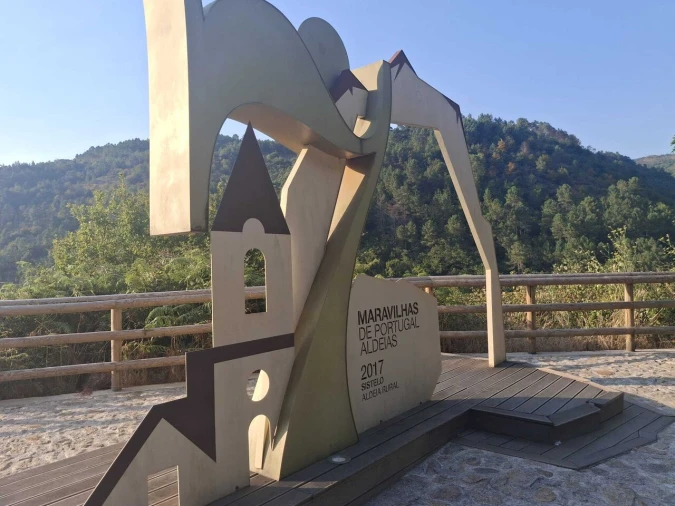 Moradia T3 para Venda em Alvora e Loureda Foto 2