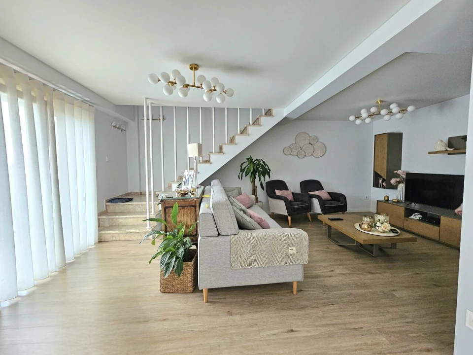 Moradia T5 para Venda em A dos Cunhados e Maceira Foto 17