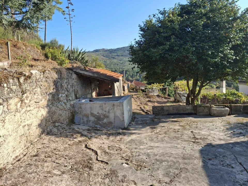 Moradia T2 para Venda em Ceivães e Badim Foto 10