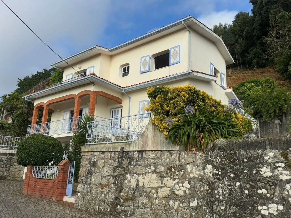 Moradia T4 para Venda em Moledo e Cristelo Foto 1