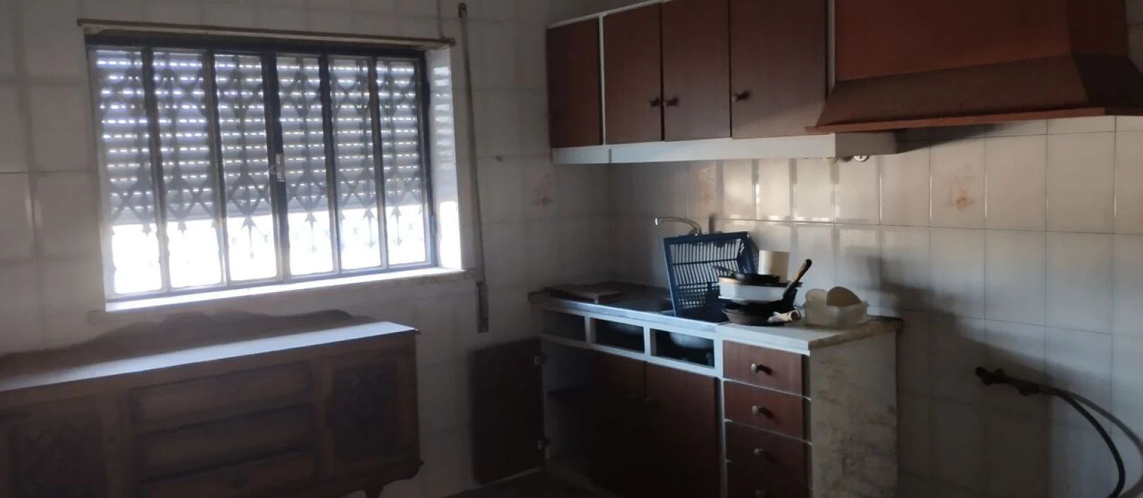 Armazém para Venda em Malhou, Louriceira e Espinheiro Foto 6