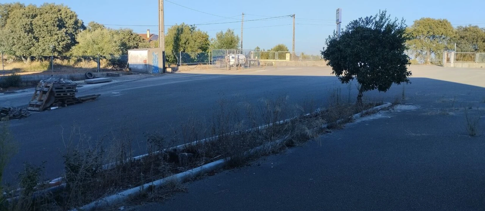 Armazém para Venda em Malhou, Louriceira e Espinheiro Foto 18