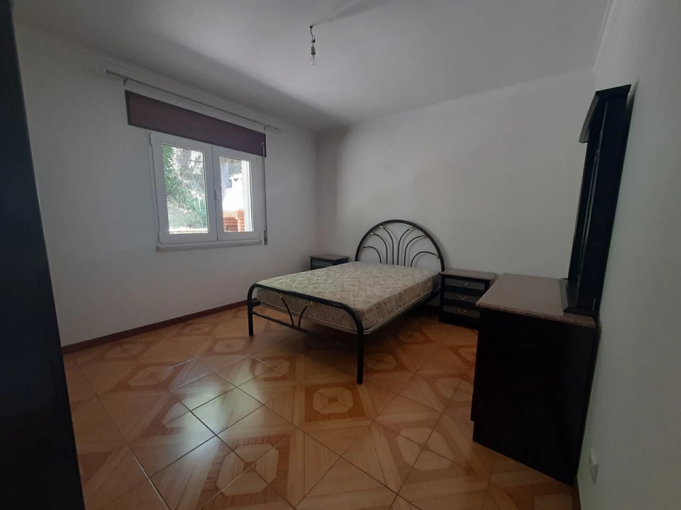 Moradia T3 para Venda em Vila e Roussas Foto 16