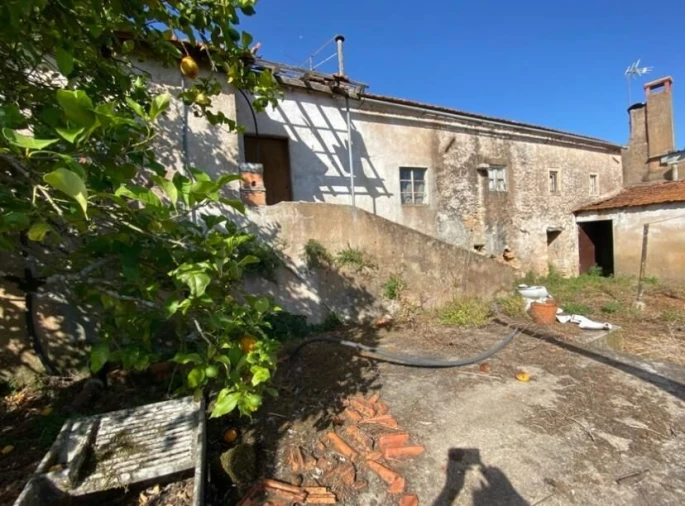 Moradia T4 para Venda em Casais e Alviobeira Foto 11