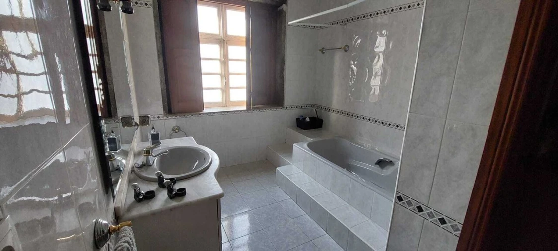 Apartamento T4 para Venda em Vila e Roussas Foto 8