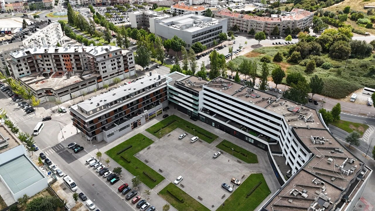 Apartamento T5 para Venda em Viseu Foto 50