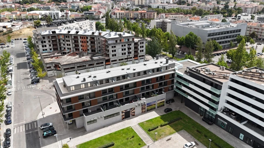 Apartamento T5 para Venda em Viseu Foto 48