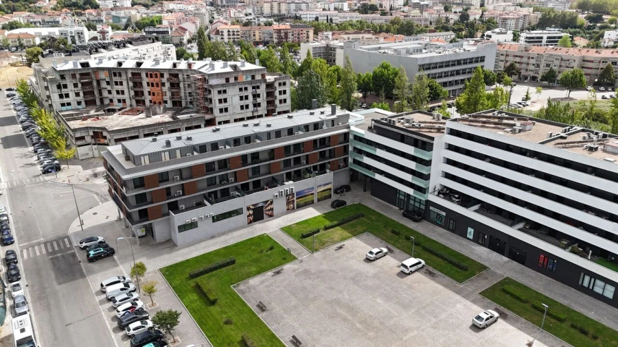 Apartamento T5 para Venda em Viseu Foto 49