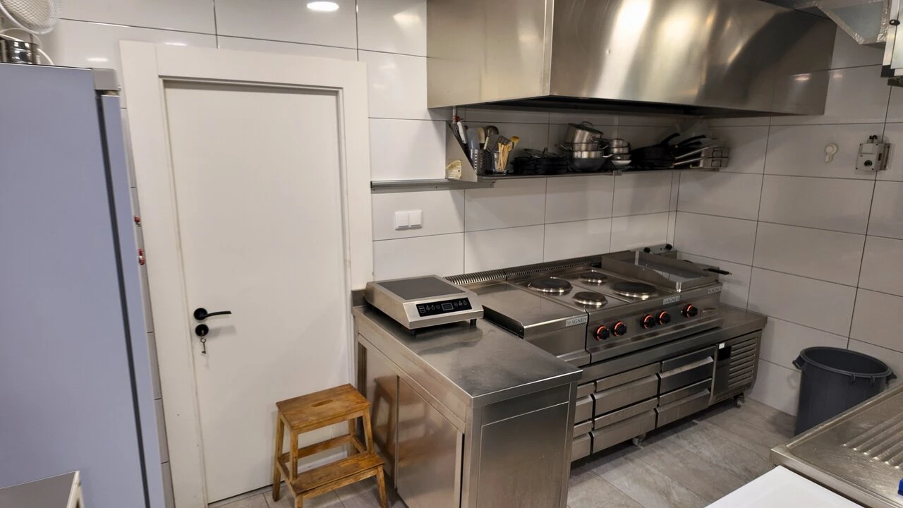 Loja para Arrendamento em Alcantara Foto 6