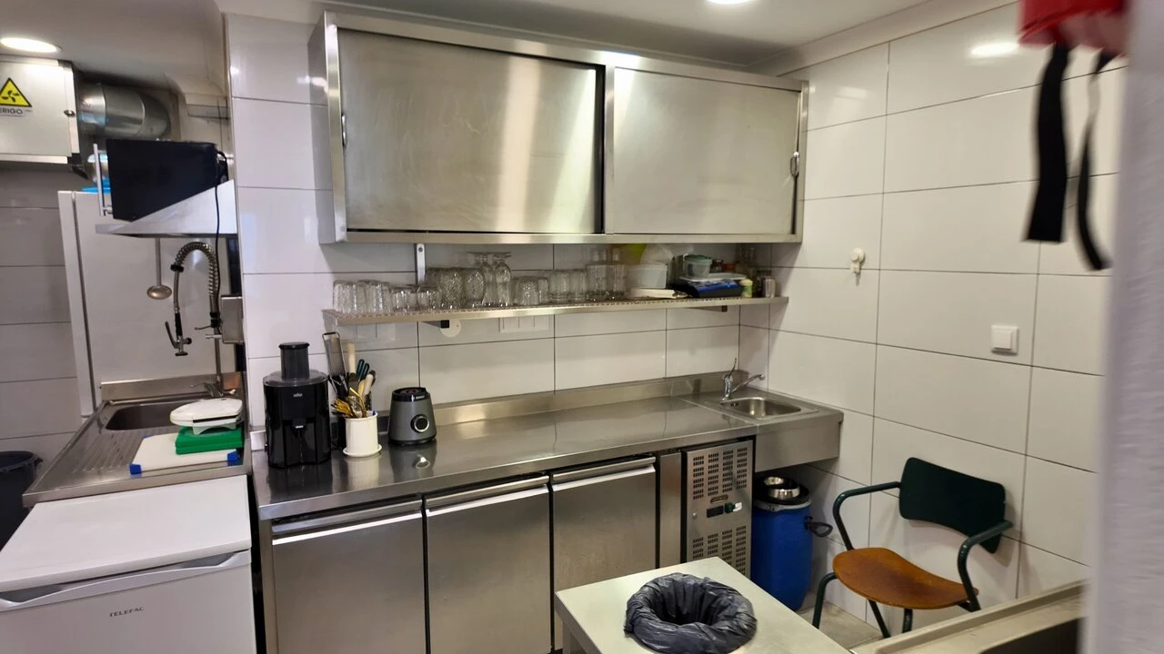 Loja para Arrendamento em Alcantara Foto 9