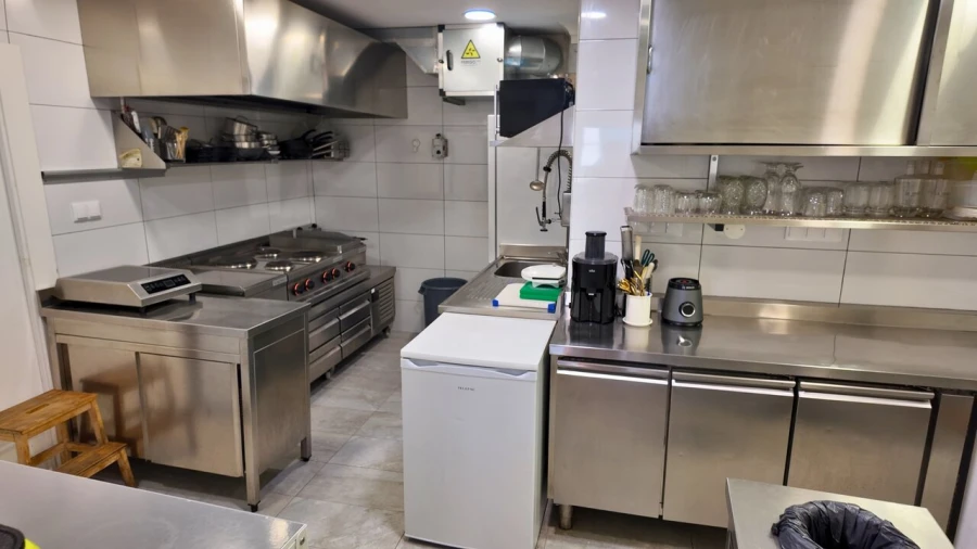 Loja para Arrendamento em Alcantara Foto 7