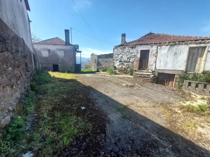 Moradia T2 para Venda em Chaviães e Paços